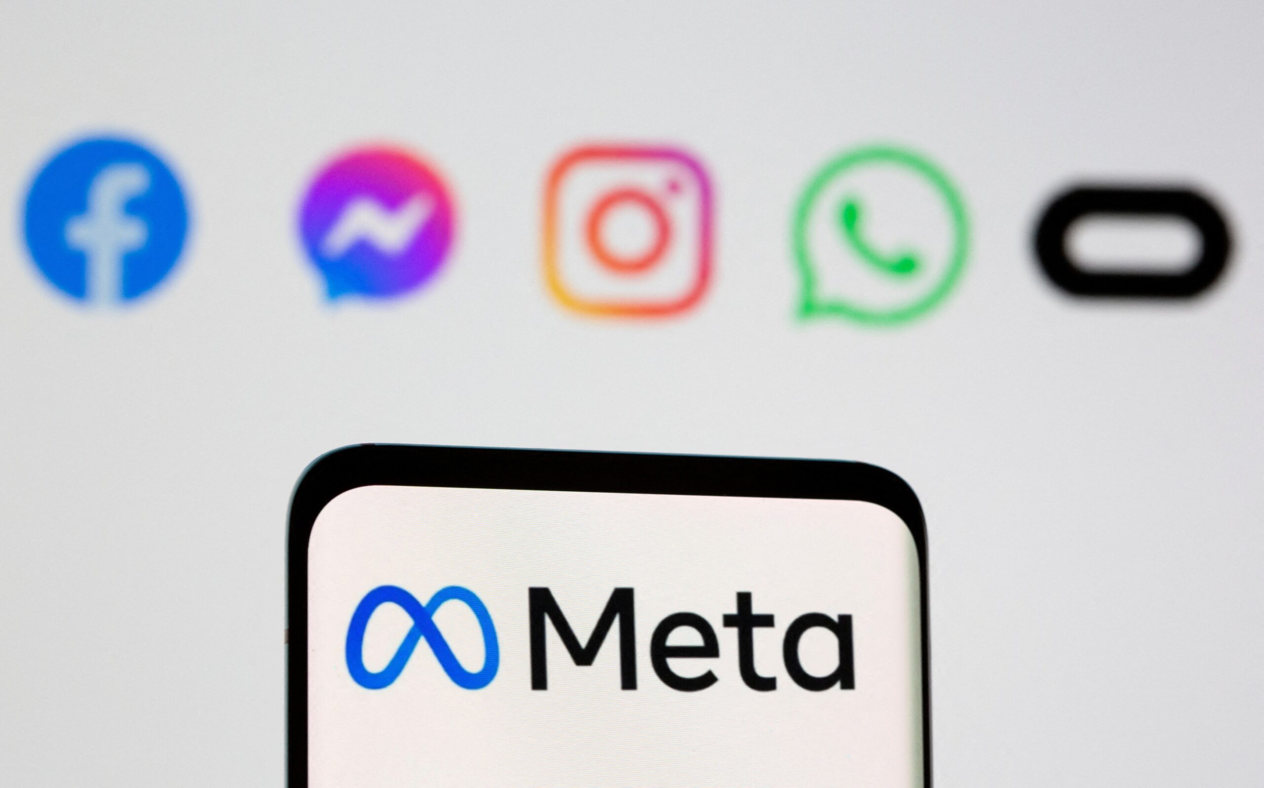 Meta deve enfrentar julgamento antitruste nos EUA sobre aquisições do Instagram e do WhatsApp