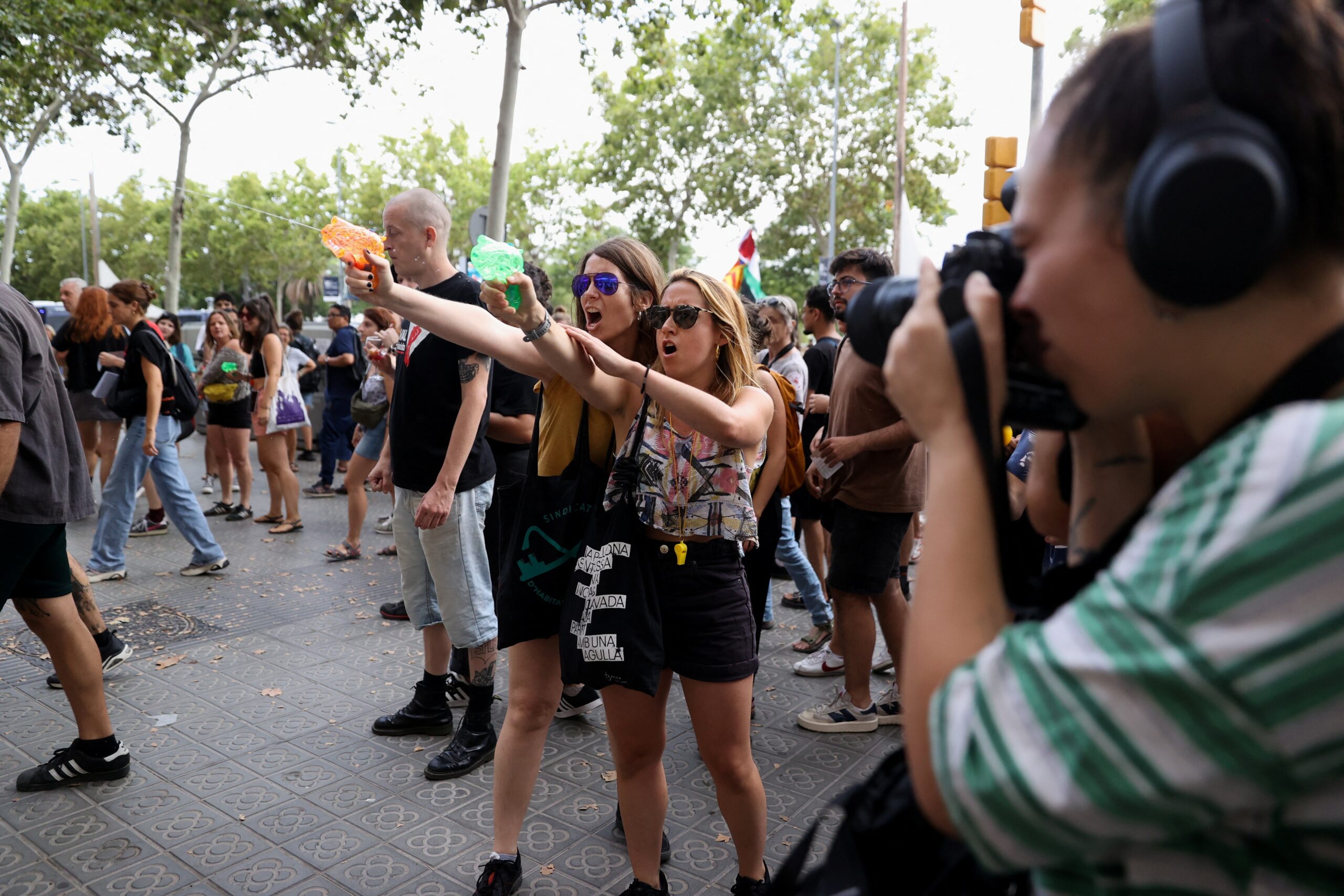 ‘Guerra’ ao turismo: Florença proíbe alto-falantes para guias e item que facilita aluguel de apartamentos para visitantes